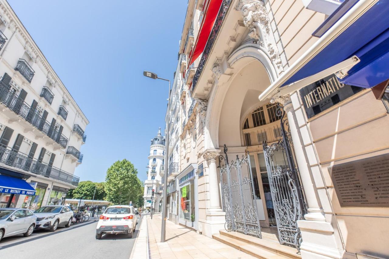 International Rosa Blue - Design - Centre - Ancien Palace
